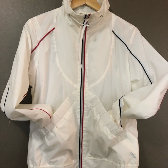 FILA Wind Breaker size Medium!💙❤️🤍 - Picture 4 of 6
